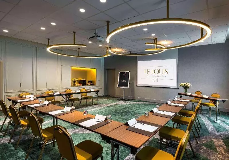 בית מלון כפרי Mgallery Le Louis Versailles Château