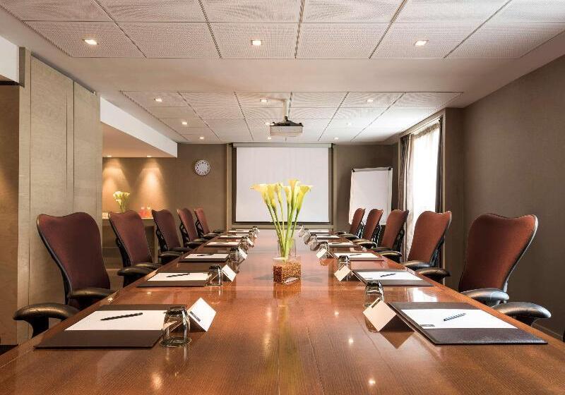 هتل Mgallery Le Louis Versailles Château