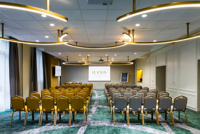 هتل Mgallery Le Louis Versailles Château