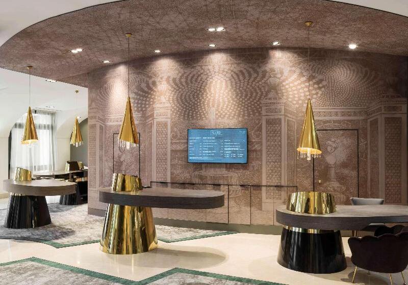 هتل Mgallery Le Louis Versailles Château