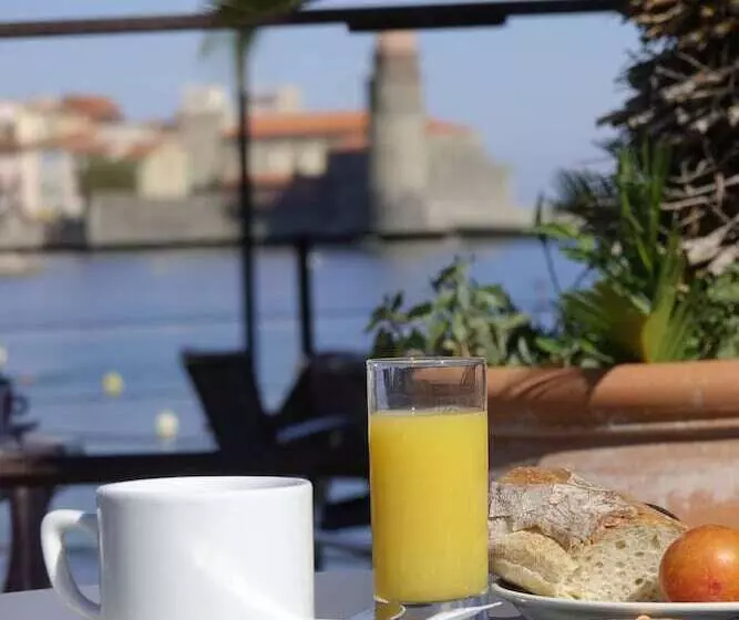 هتل Hôtel Triton