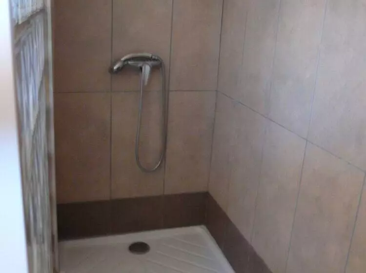 هتل Hôtel Triton