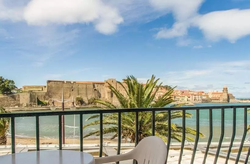 هتل Hôtel Triton