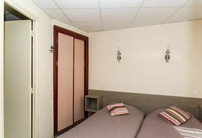 هتل Hôtel Triton