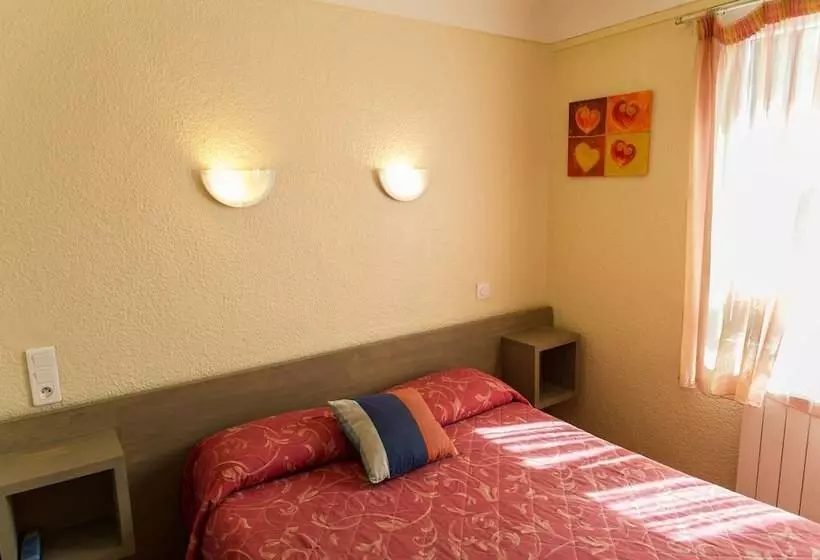 هتل Hôtel Triton