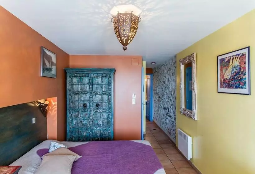 هتل Hôtel Triton