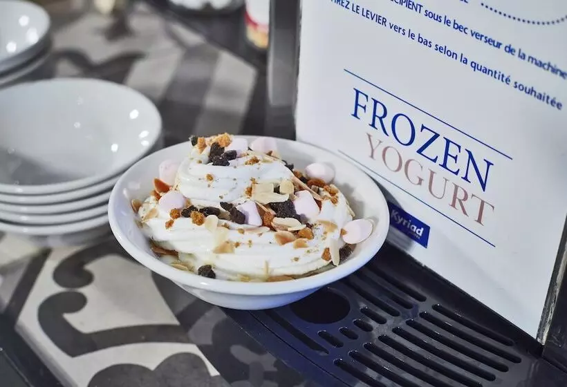 Отель Kyriad Angers Sud Ponts De Cé