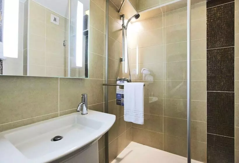 Kyriad Hotel Montpellier Centre Antigone