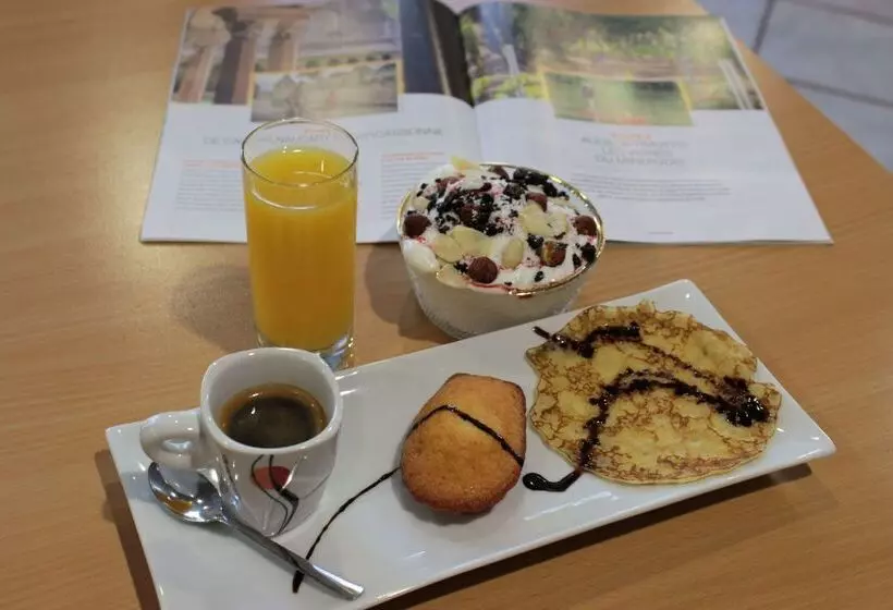 Kyriad Hotel Montpellier Centre Antigone