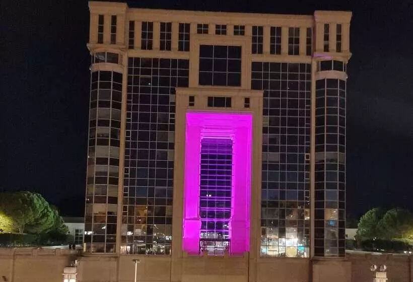 Kyriad Hotel Montpellier Centre Antigone