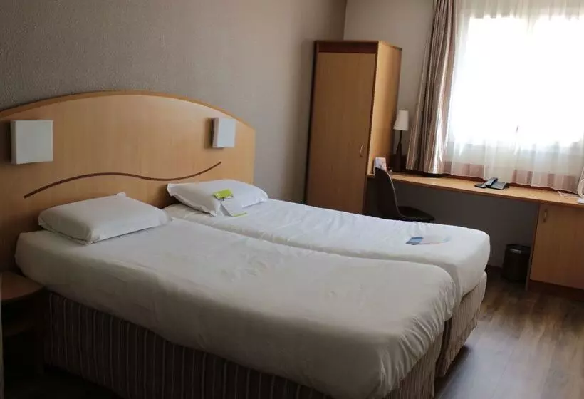 Kyriad Hotel Montpellier Centre Antigone