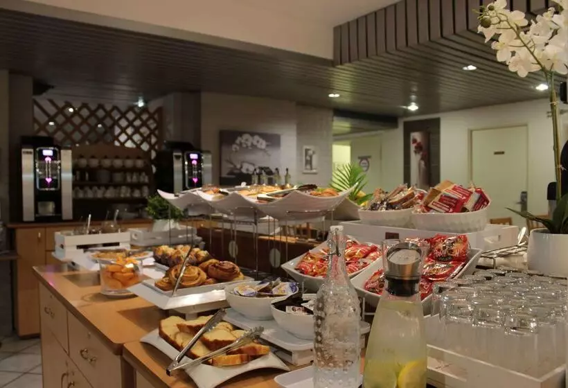 Kyriad Hotel Montpellier Centre Antigone