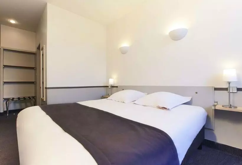 هتل Kyriad Nimes Centre