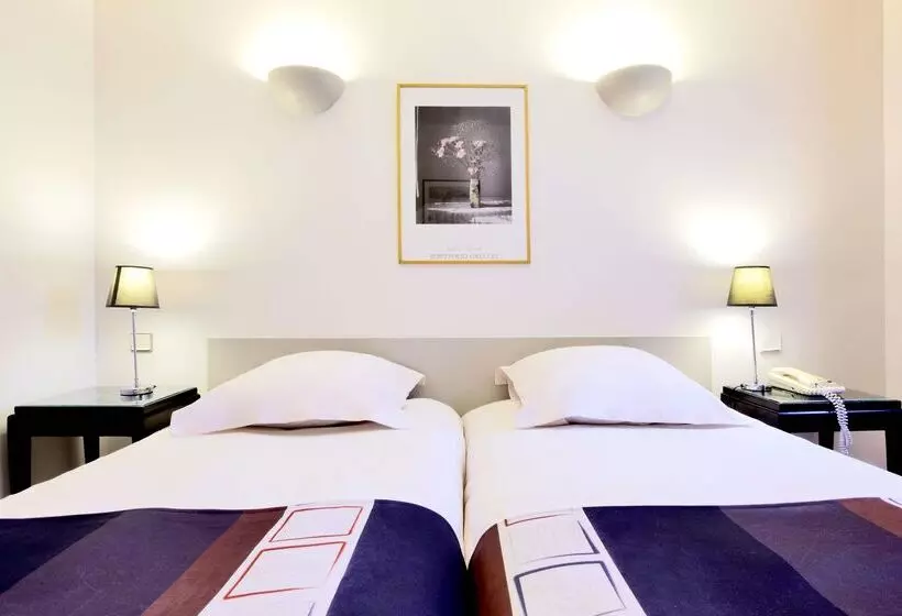 هتل Kyriad Nimes Centre