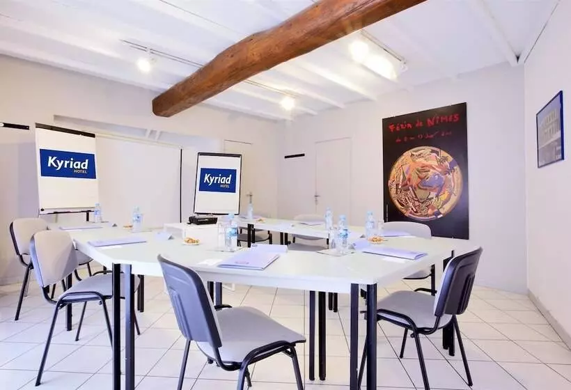 هتل Kyriad Nimes Centre