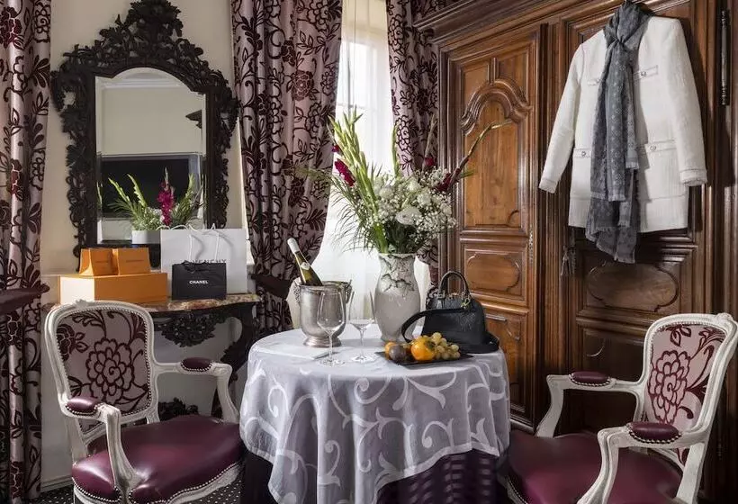 ホテル Restaurant Le Maréchal   Teritoria