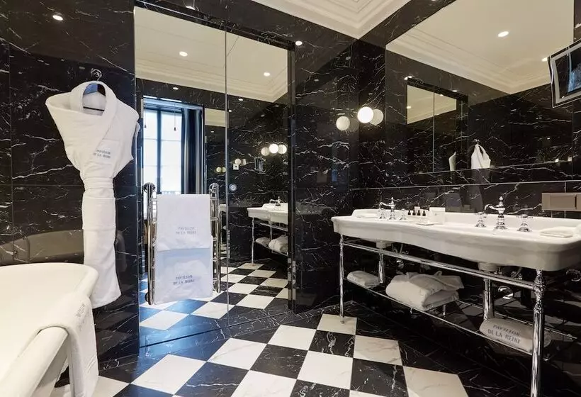 호텔 Le Pavillon De La Reine & Spa, Place Des Vosges
