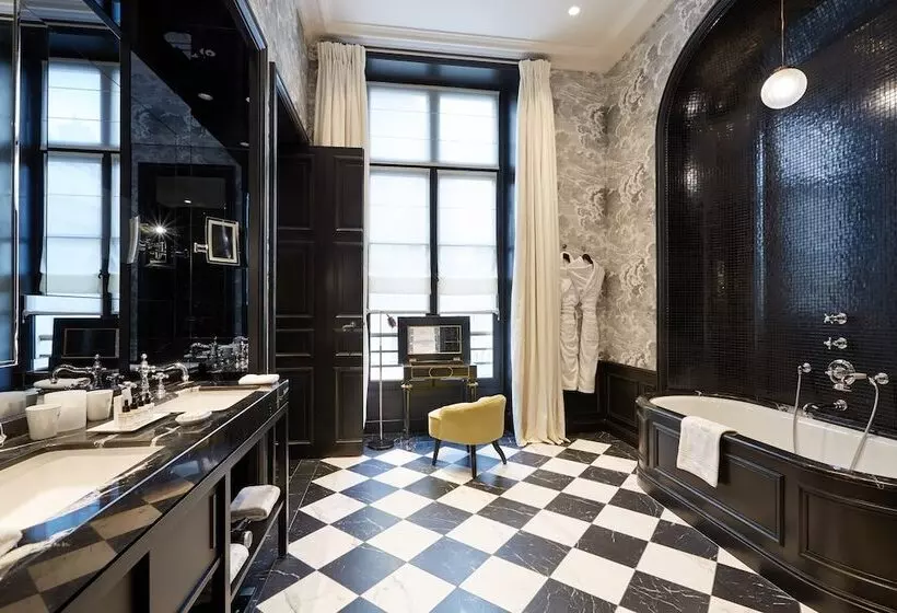 호텔 Le Pavillon De La Reine & Spa, Place Des Vosges