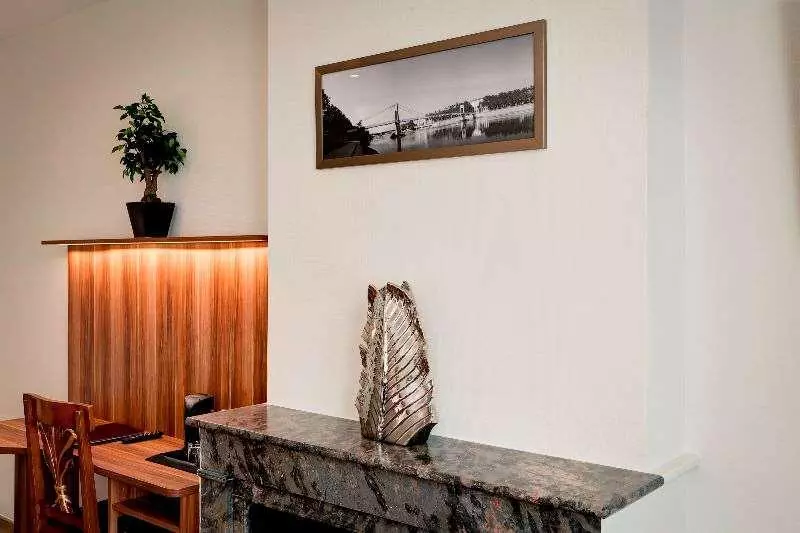 Отель Le Phenix