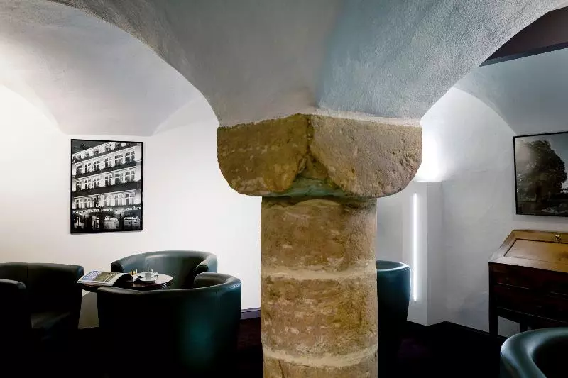 Отель Le Phenix