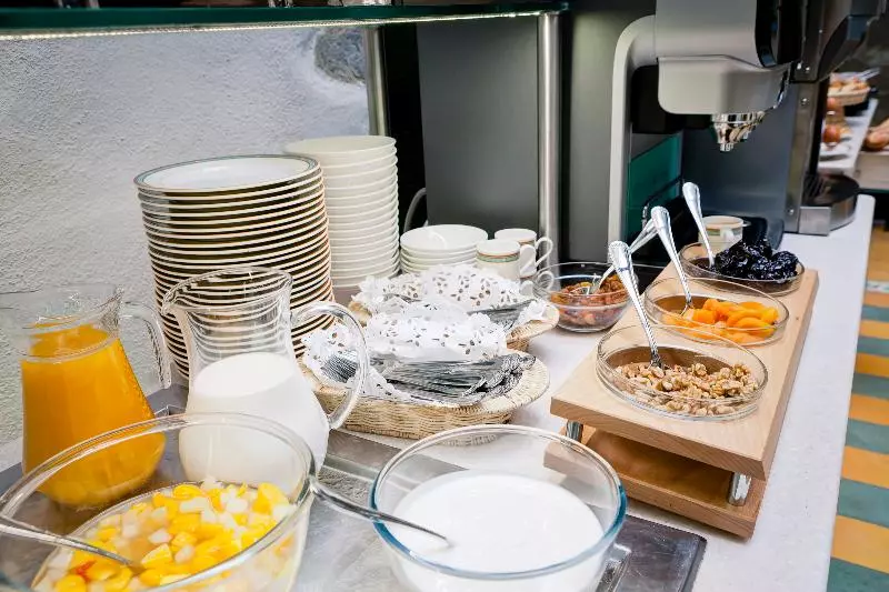 Отель Le Phenix