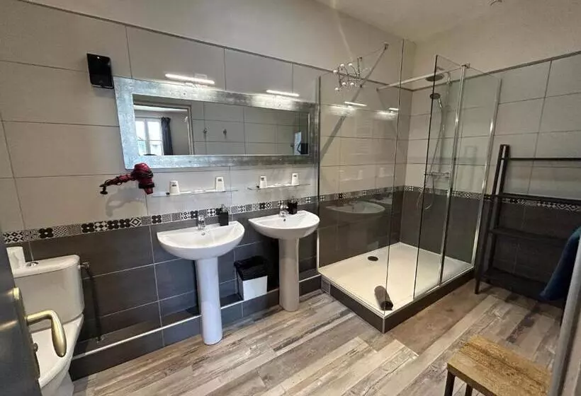 هتل Le Richelieu Bacchus