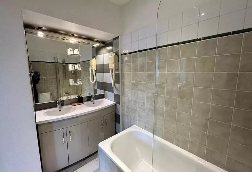 هتل Le Richelieu Bacchus