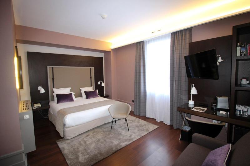 Le Splendid Hotel Lac D Annecy   Handwritten Collection