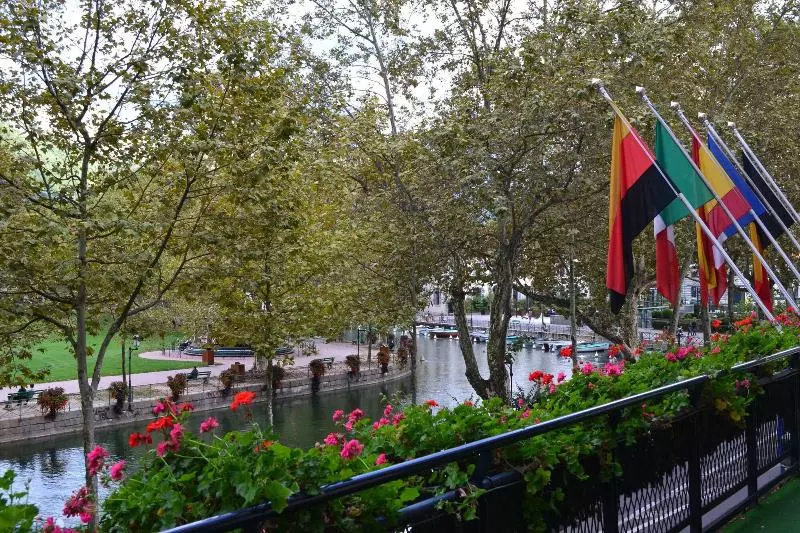 Le Splendid Hotel Lac D Annecy Handwritten Collection