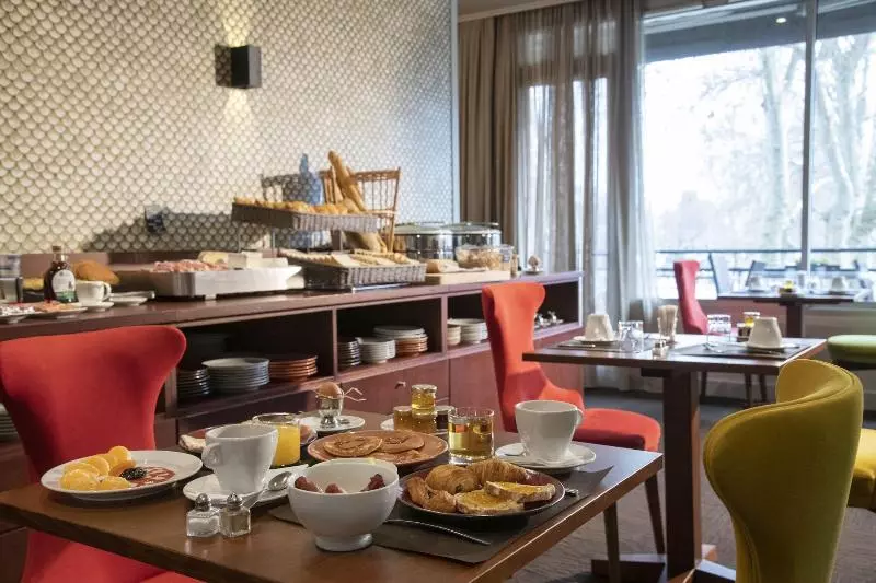 Le Splendid Hotel Lac D Annecy Handwritten Collection