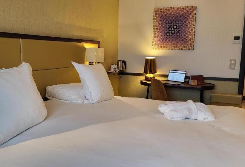 هتل Paris Neuilly