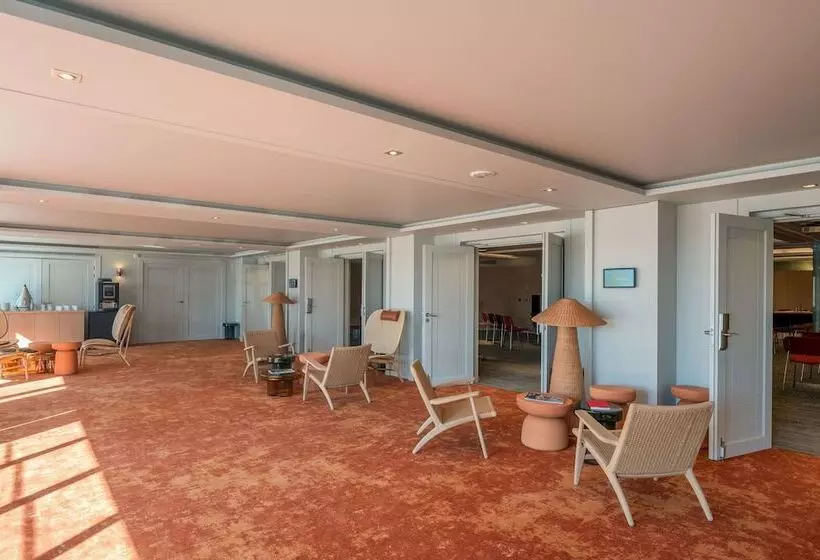 ホテル Canopy By Hilton Cannes