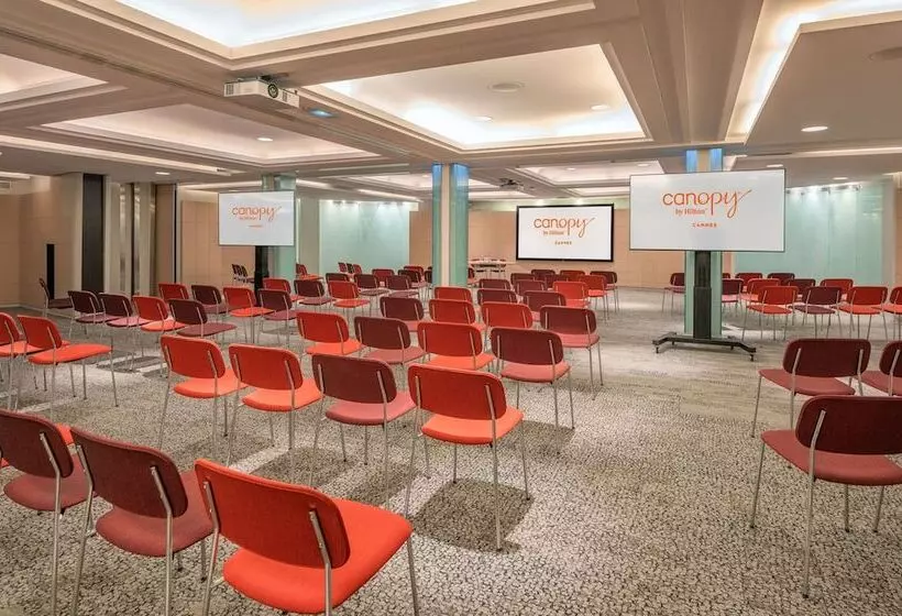 ホテル Canopy By Hilton Cannes