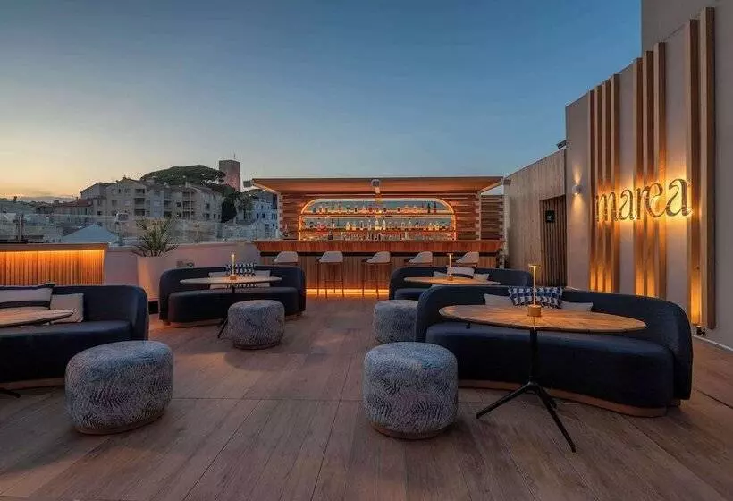 ホテル Canopy By Hilton Cannes