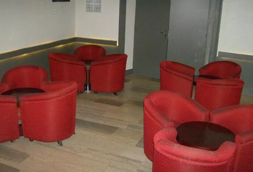 Hotel Restaurant Du Parc De La Colombiere