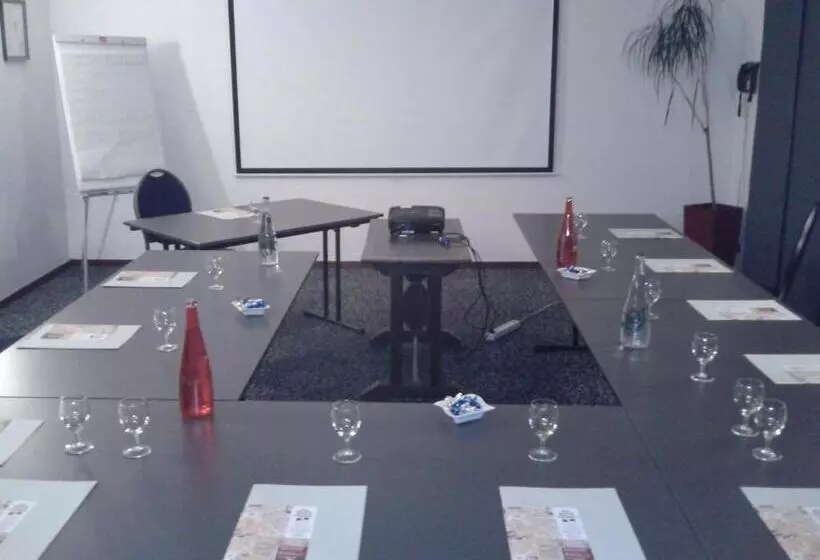 Hotel Restaurant Du Parc De La Colombiere