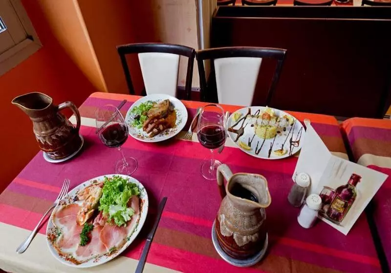 هتل Saint Etienne