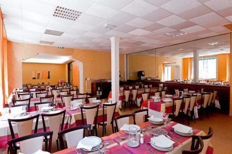 هتل Saint Etienne