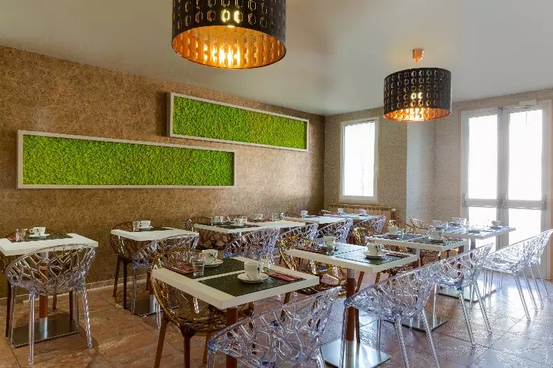 The Originals City, Archotel, Sens