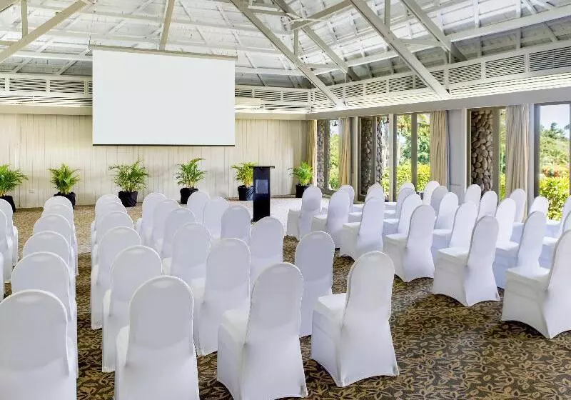 渡假胜地  Novotel Nadi