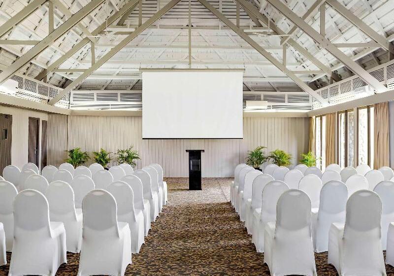 منتجع Novotel Nadi