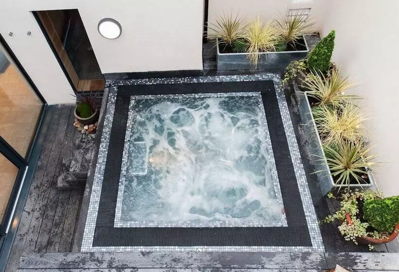 Appleby Manor Hotel & Garden Spa