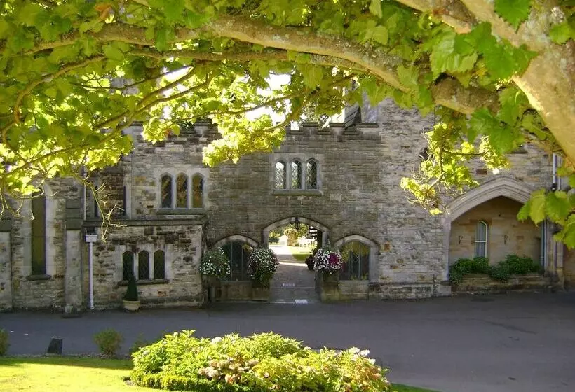 Отель Ashdown Park