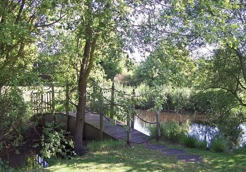 فندق Boship Lions Farm