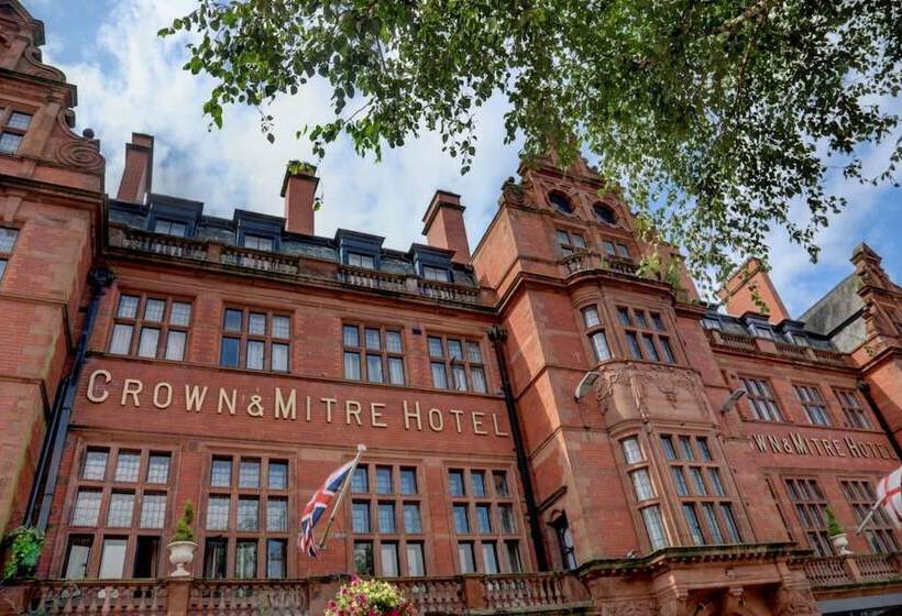 فندق Crown & Mitre