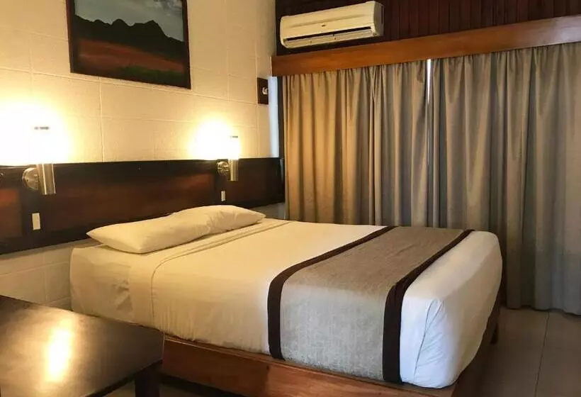 בית מלון כפרי Fiji Gateway