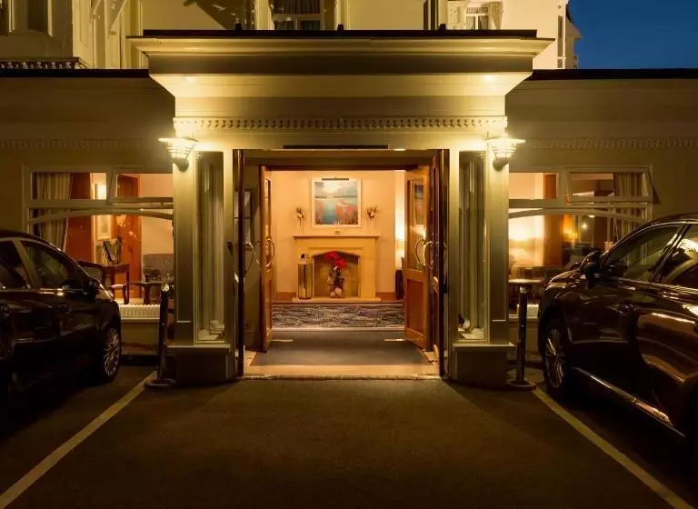 Отель Somerville