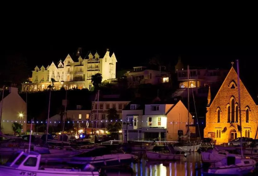 Отель Somerville