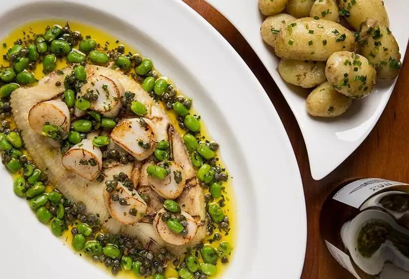 Отель Somerville