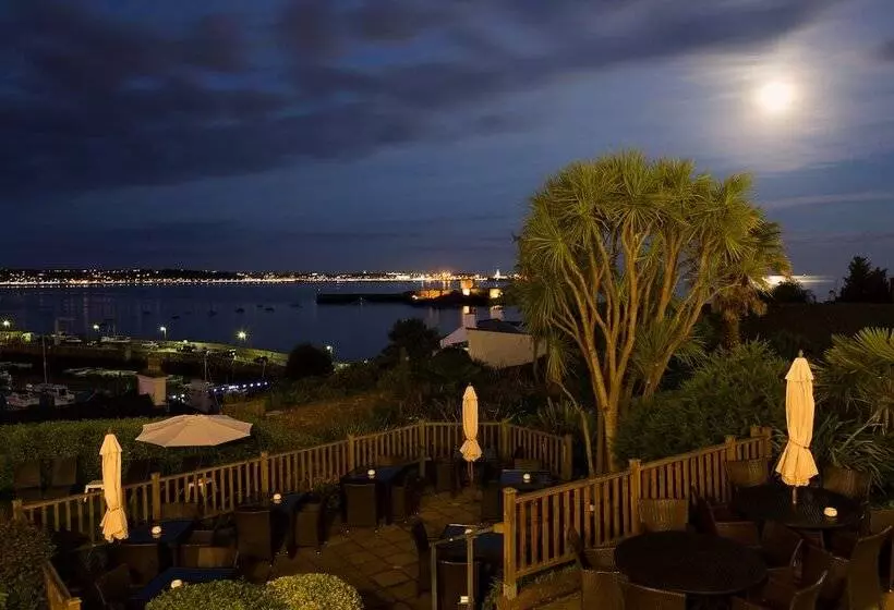 Отель Somerville